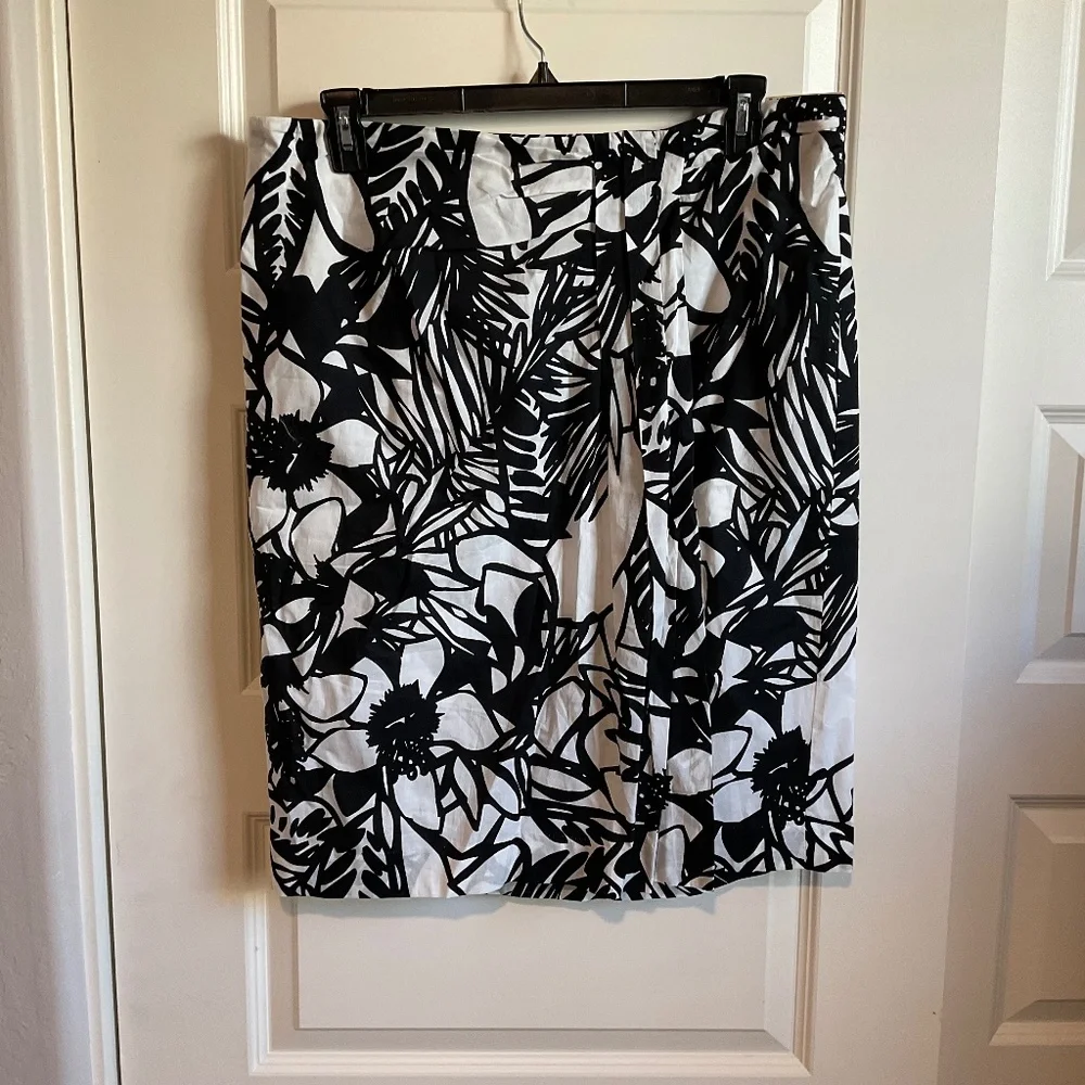Lane Bryant Floral Printed Cotton Wrap Skirt - Black and‎ White - Size 16